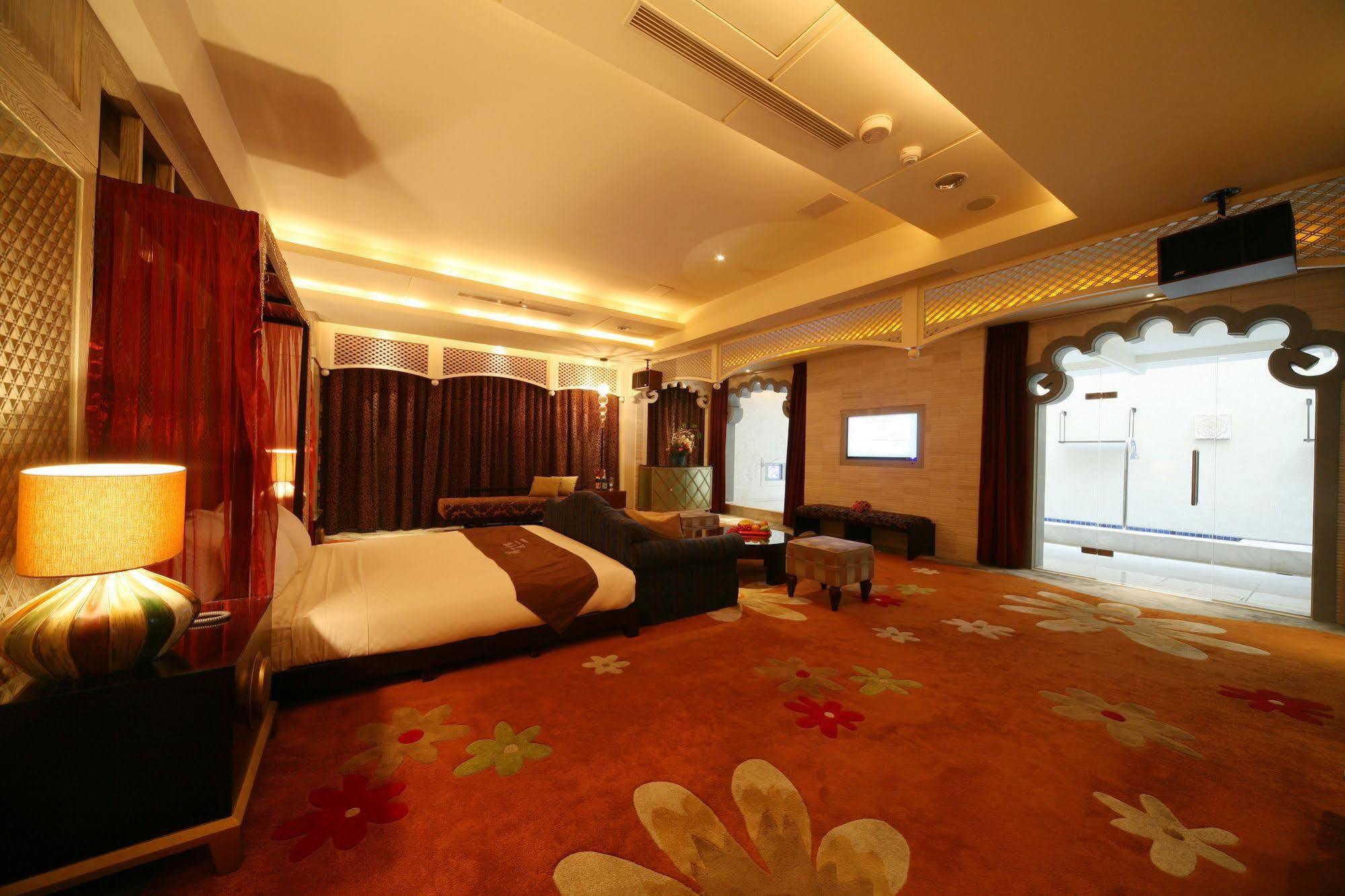ลันไชย์ บูติก โมเทล Motel ไถจง ภายนอก รูปภาพ
