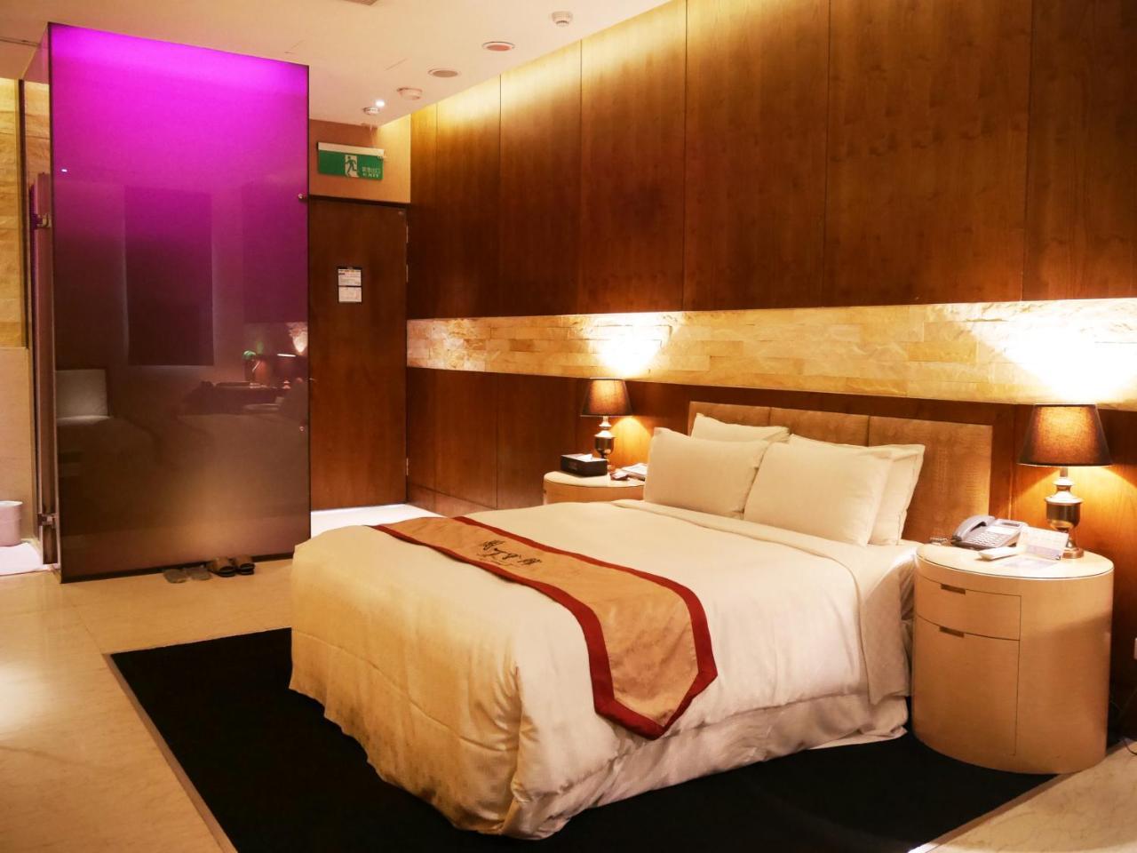 ลันไชย์ บูติก โมเทล Motel ไถจง ภายนอก รูปภาพ