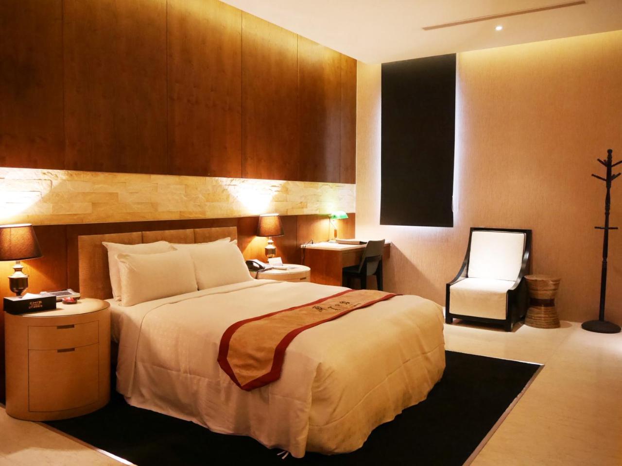 ลันไชย์ บูติก โมเทล Motel ไถจง ภายนอก รูปภาพ