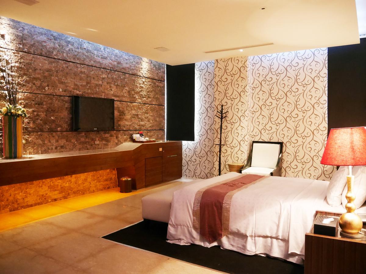 ลันไชย์ บูติก โมเทล Motel ไถจง ภายนอก รูปภาพ
